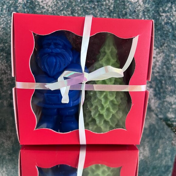 Santa & Christmas Tree Candle Set | Handmade Soy Wax Candles 4"x2" - Picture 8 of 8